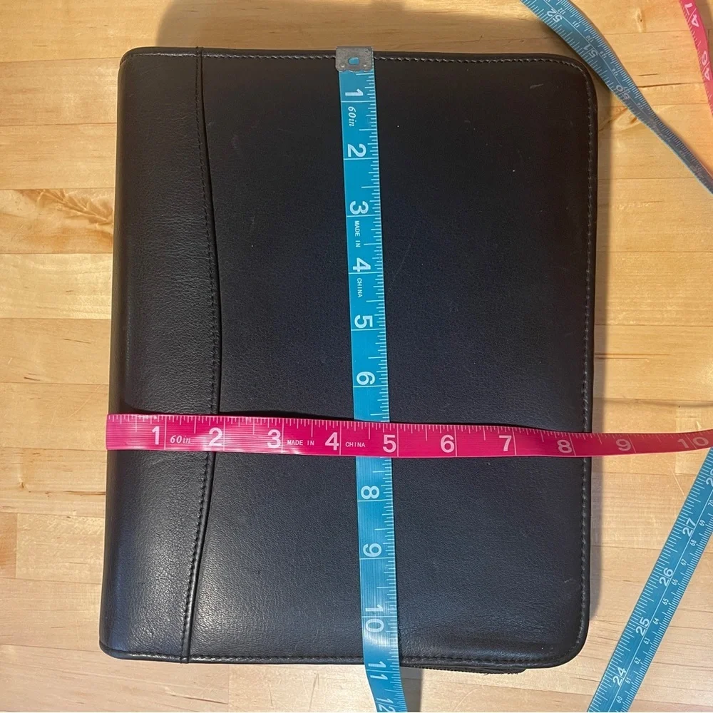 Kirkland Signature Genuine Leather Zipper Closure Binder